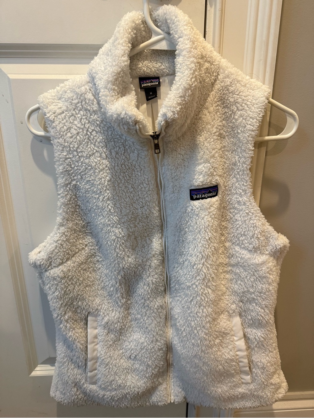 Patagonia Cream Sherpa Fleece Vest — Women’s Zip Front